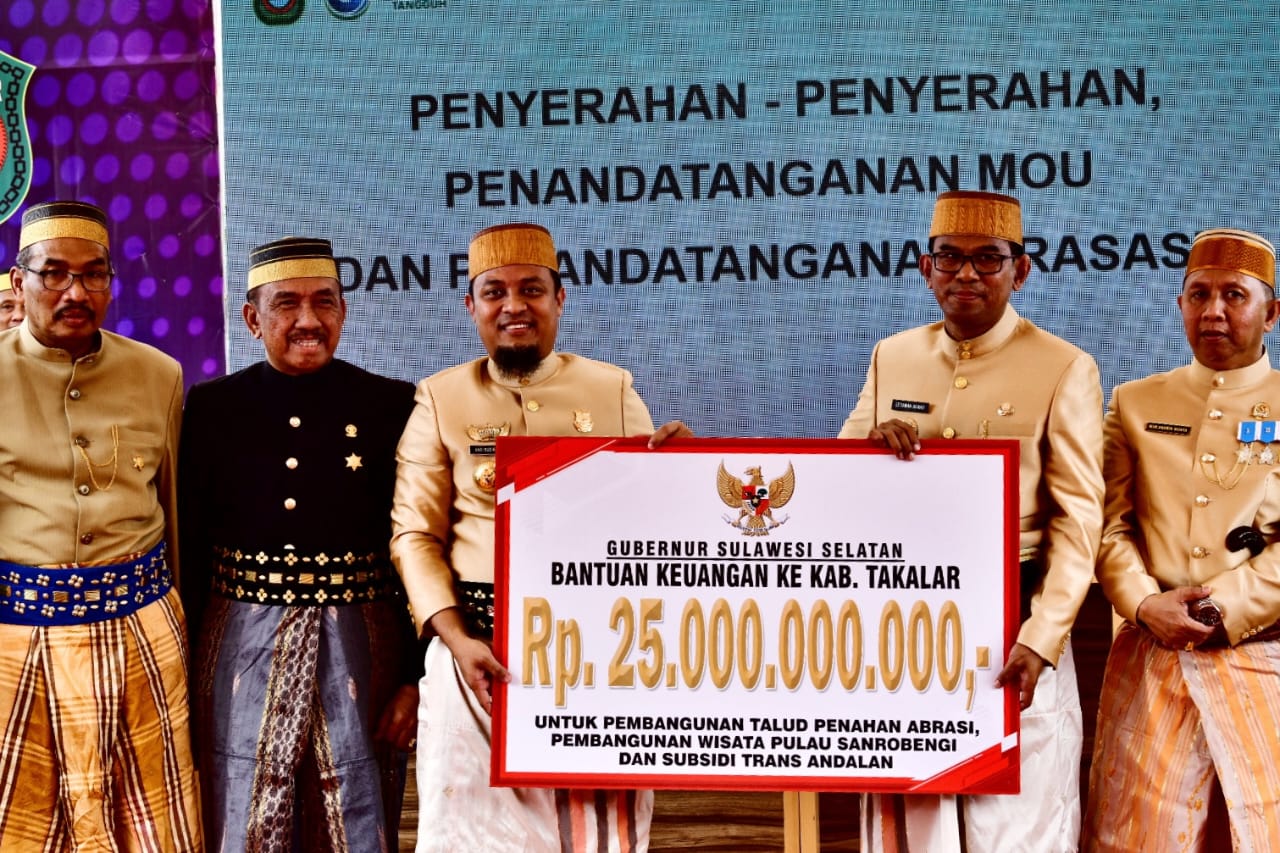 63 Tahun Kabupaten Takalar, Gubernur Sulsel Serahkan Bantuan Keuangan Rp25 Miliar